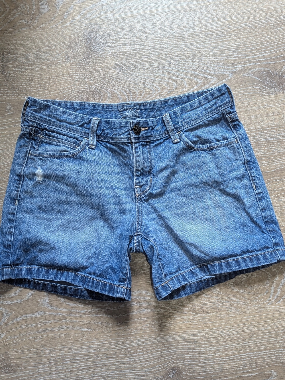 Old Navy Women's Flirt Light Blue Denim Shorts